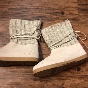 TOM sweater boots